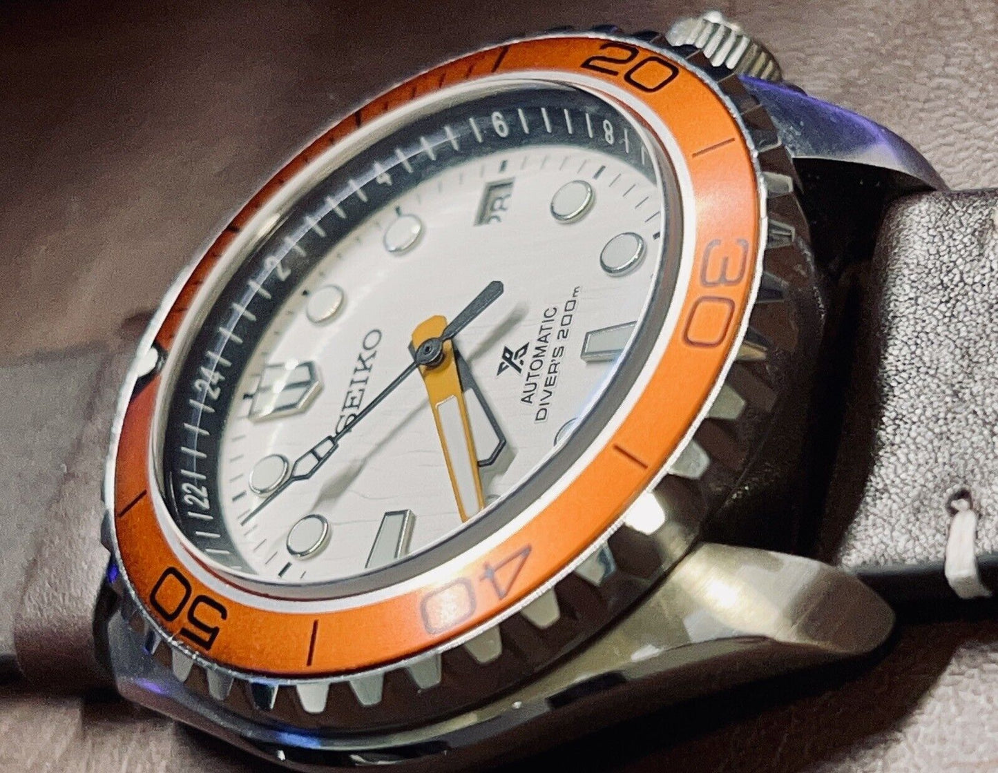 Seiko Mod watch (NH35) movement - White Dial - Automatic