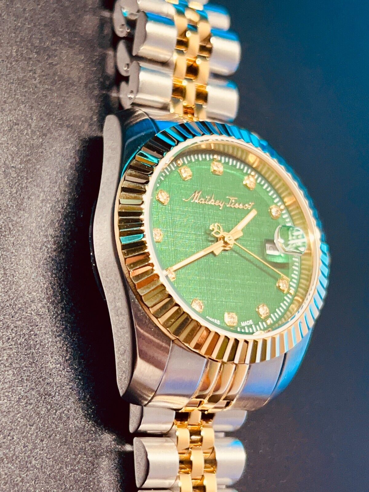 Rolly III 32 mm Silver Stainless Steel Case, Gold/Silver - Green Dial